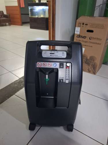SE VENDE CONCENTRADOR DE OXIGENO CON MUY POCO USO. CASI NUEVO.  - Imagen 2