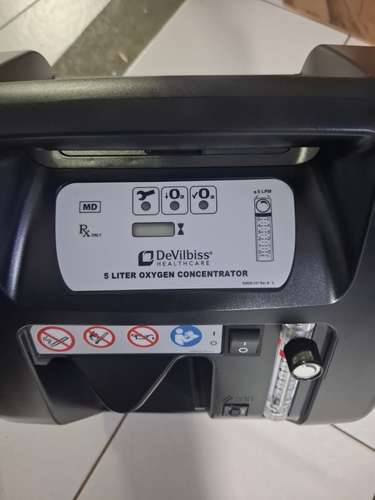 SE VENDE CONCENTRADOR DE OXIGENO CON MUY POCO USO. CASI NUEVO.  - Imagen 1