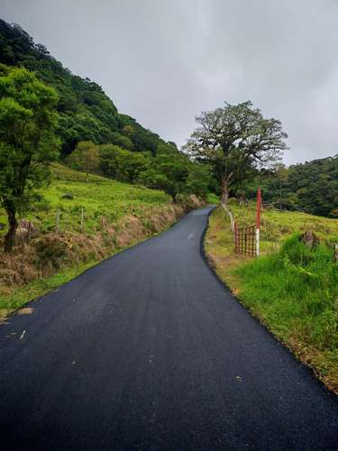 Quintas de montaña de 4.606 a 6.031 m² en Bajos del Toro, Sarchí