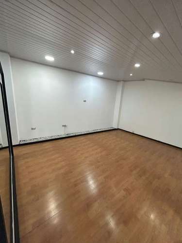 Local Comercial - Frenta a Plaza Rohrmoser - Imagen 4