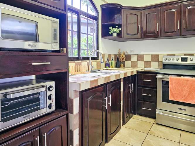 Furnished 3-Bedroom Home Near Downtown Ciudad Colón LSE - Imagen 7