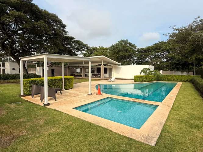 Lindora | Casa de una planta | 4 habitaciones | Jardín privado - Imagen 11