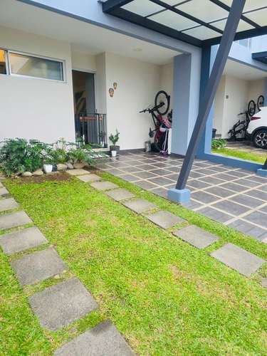 Se vende casa de dos pisos en Condominio Lincoln en Santo Domingo de Heredia  - Imagen 2