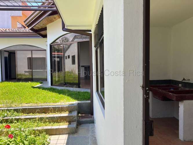 EN VENTA CASA + APARTAMENTO EN SAN ISIDRO, CORONADO | AMPLIO LOTE 397 m² Y PRECIO BAJO AVALÚO - Imagen 14