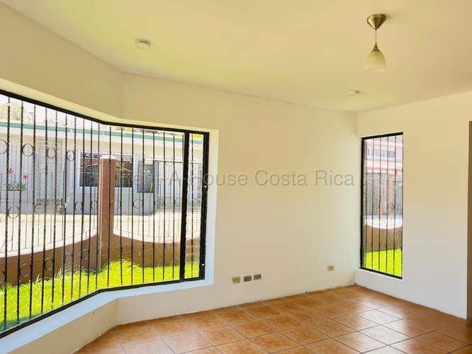 EN VENTA CASA + APARTAMENTO EN SAN ISIDRO, CORONADO | AMPLIO LOTE 397 m² Y PRECIO BAJO AVALÚO - Imagen 9