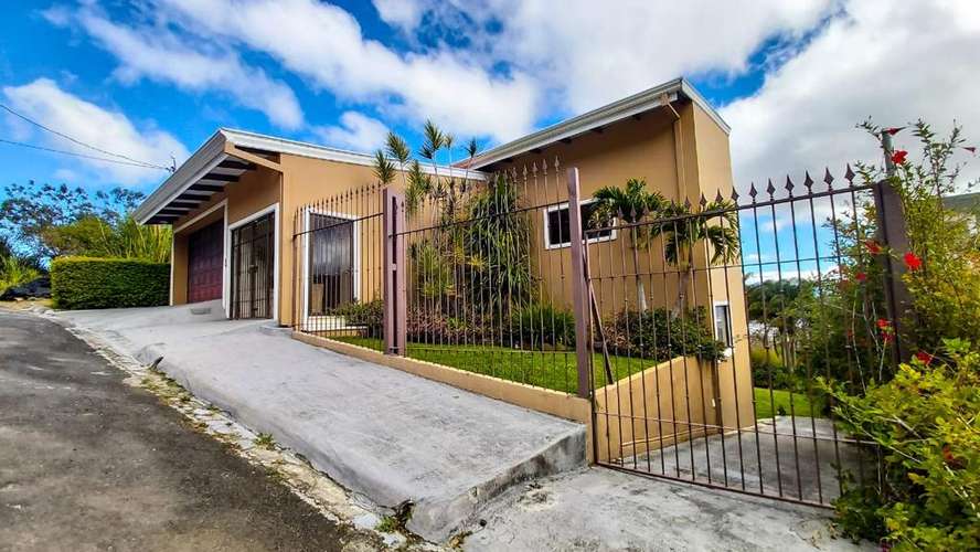 LUJOSA CASA DE MONTAÑA CON VISTAS EN SAN ANTONIO ESCAZU - Imagen 10
