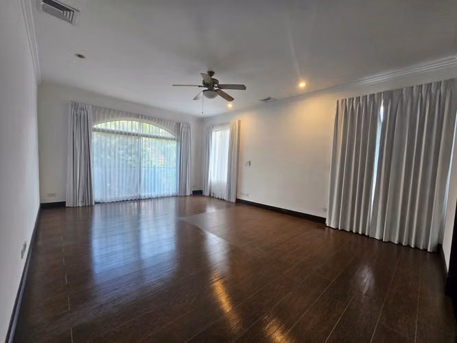 Alquiler Valle del Sol Santa Ana: Residencia Colonial 450m² y 4 Hab - Imagen 16