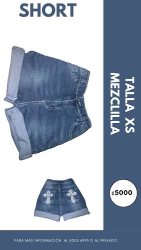 Shorts, blusa, corset y pestañas 