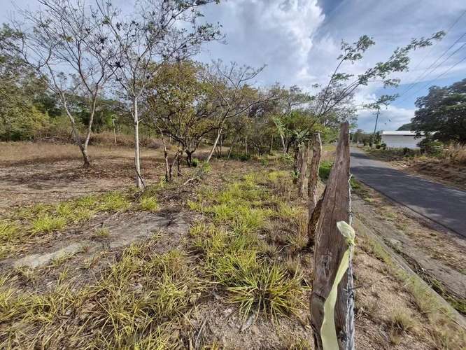 Terreno en venta de 300 m² en B. Guadalupe, Liberia, Gte. Frente a carrt. Curubandé. Agua, luz y apto para construir - Imagen 6