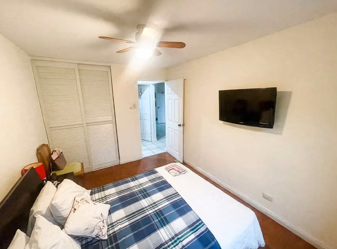 CASA EN VENTA | UNA SOLA PLANTA | CON JARDÍN EN ROHRMOSER | P660