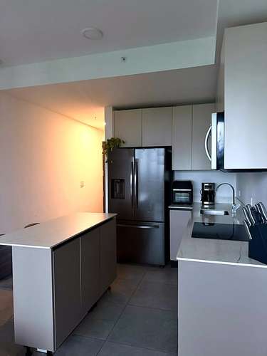 Apartamento amueblado en Núcleo Sabana | 1 hab, king, piso 18, vista al atardecer