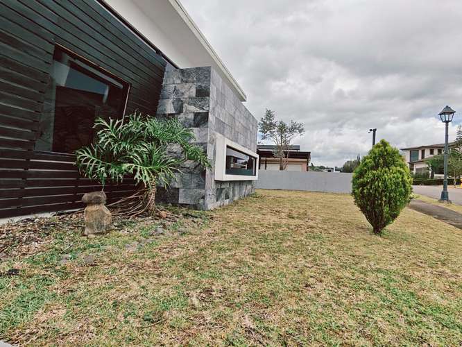 ¡Alquiler de casa en San Isidro de Heredia! Residencial Lomas del Zurqui