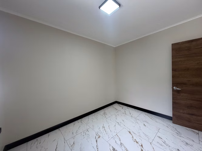 A la venta casa de 6 dormiten El Loma 2000 El Coyol de Alajuela - Imagen 8