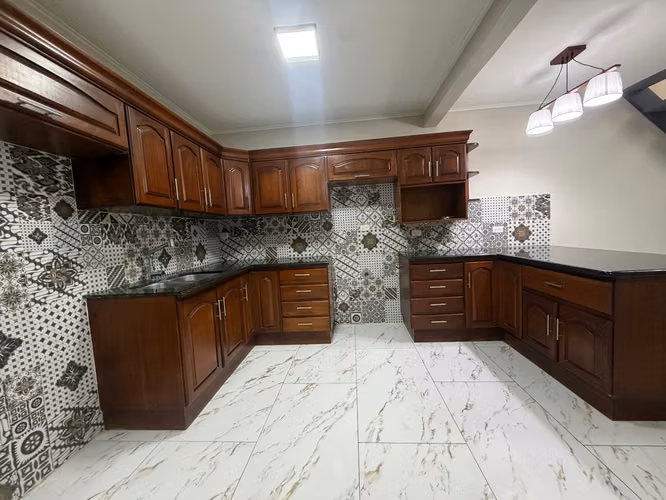 A la venta casa de 6 dormiten El Loma 2000 El Coyol de Alajuela - Imagen 10