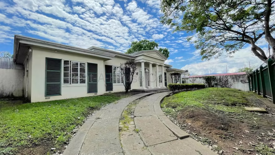 OPORTUNIDAD PARA INVERSIÓN EN BARRIO ESCALANTE. PROPIEDAD 958 M2