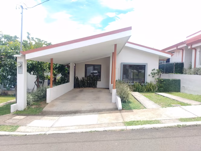 À la venta casa en Condominio San Isidro, La Ceiba de Alajuela