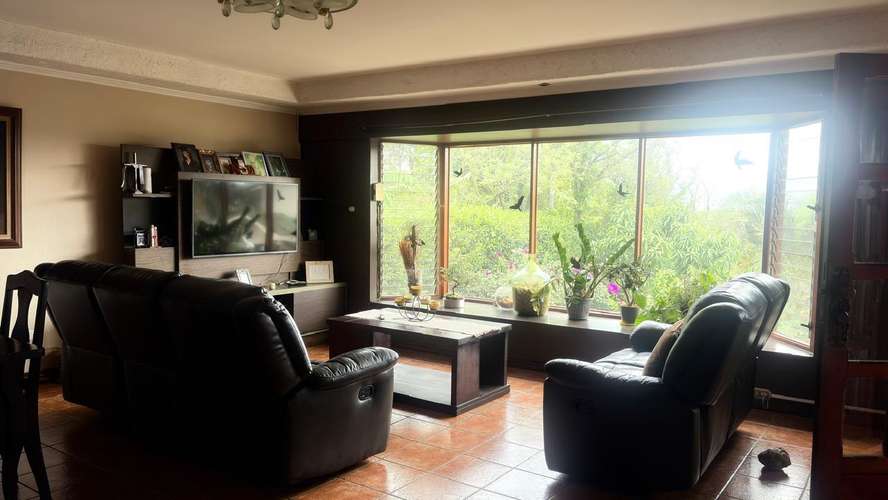 Se vende amplia casa en el Alto de las Palomas, Escazú. - Imagen 2