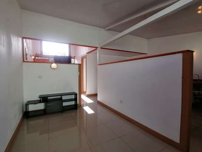 APARTAMENTO EN ALQUILER.  2 do Nivel. Centrico. SANTA ANA. - Imagen 4