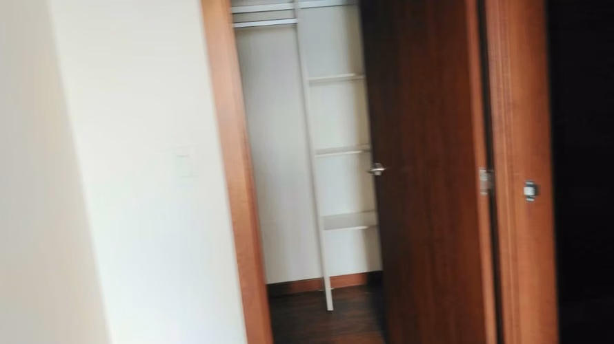 Viva o Invierta: Apto NUEVO Esquinero Amoblado en Los Yoses | Vistas 180° ($210K) - Imagen 10