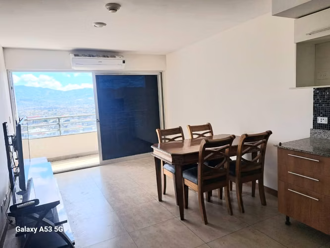 Viva o Invierta: Apto NUEVO Esquinero Amoblado en Los Yoses | Vistas 180° ($210K) - Imagen 2