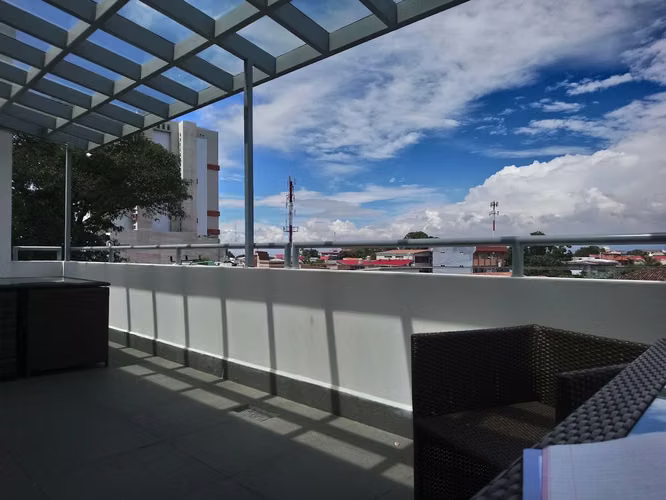 Viva o Invierta: Apto NUEVO Esquinero Amoblado en Los Yoses | Vistas 180° ($210K) - Imagen 15