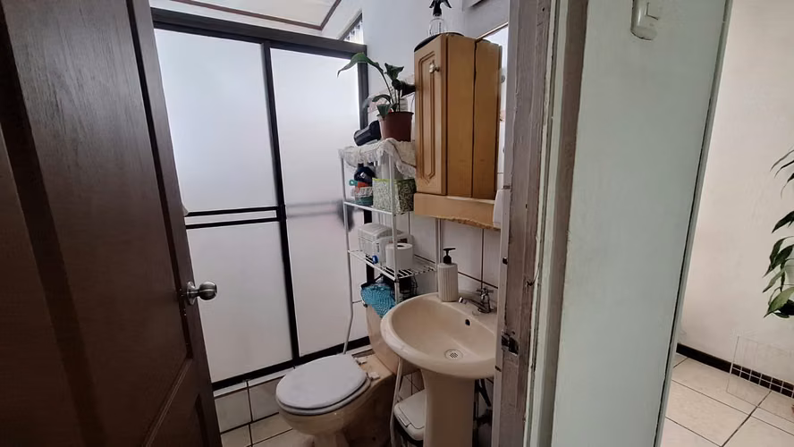 Venta de Casa REMATE Calle Blancos - Imagen 4