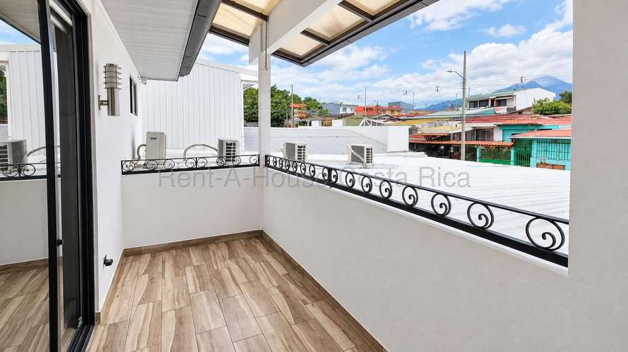 CASA EN VENTA EN   SANTA CATALINA, PAVAS | COMPLETAMENTE REMODELADA | 3 HABITACIONES 