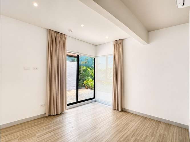 Apartamento primer piso con línea blanca en Santa Ana centro - Imagen 4