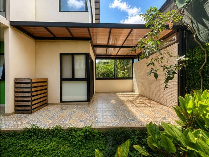 Apartamento contemporáneo en primer piso en Santa Ana centro - Imagen 3