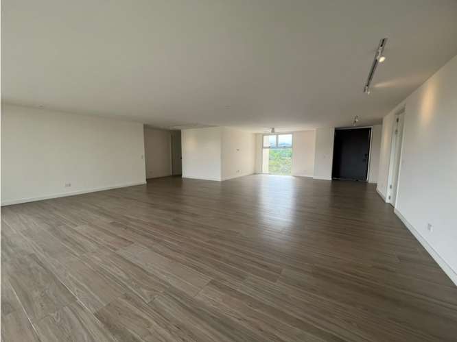 Apartamento de lujo con 3 habitaciones y habitación de servicio* - Imagen 3