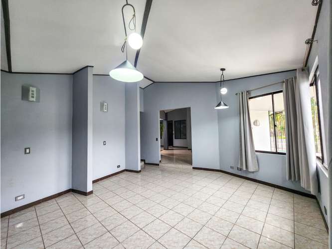 Casa de un nivel en ubicación céntrica en Santa Ana (suelo mixto) - Imagen 9