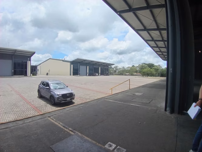 BODEGA/NAVE INDUSTRIAL DE 3.744 M2 EN ALAJUELA EN ALQUILER