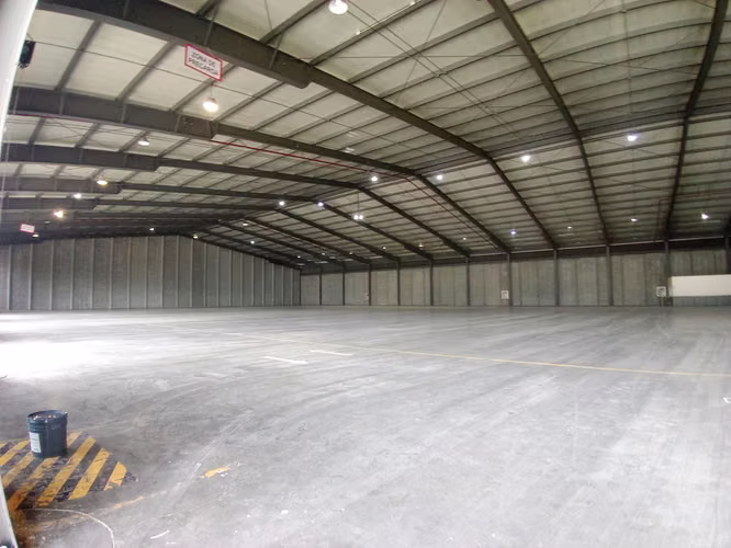 BODEGA/NAVE INDUSTRIAL DE 3.744 M2 EN ALAJUELA EN ALQUILER - Imagen 6