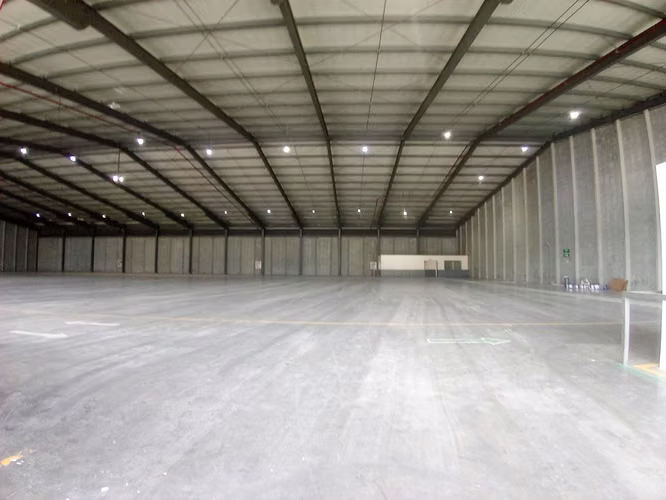 BODEGA/NAVE INDUSTRIAL DE 3.744 M2 EN ALAJUELA EN ALQUILER - Imagen 5