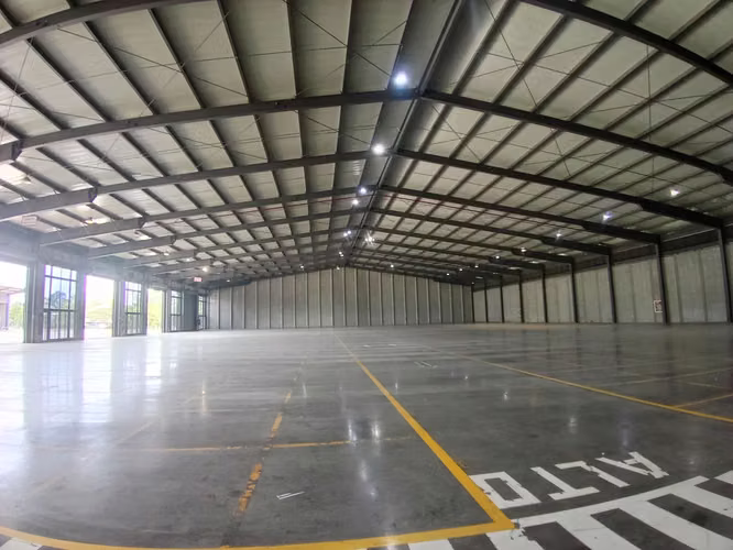 BODEGA/NAVE INDUSTRIAL DE 3.744 M2 EN ALAJUELA EN ALQUILER - Imagen 8