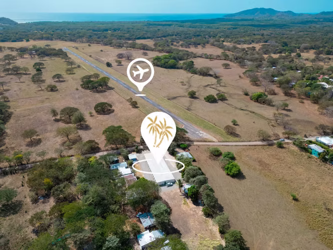 Bodegas con control de clima en Tamarindo. Instalaciones seguras con acceso en vehículo y amplio estacionamiento