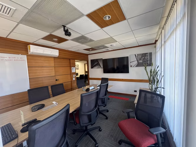 Oficina amueblada de 247 m² con aire acondicionado y 4 estacionamientos en Ofiplaza del Este - Imagen 18