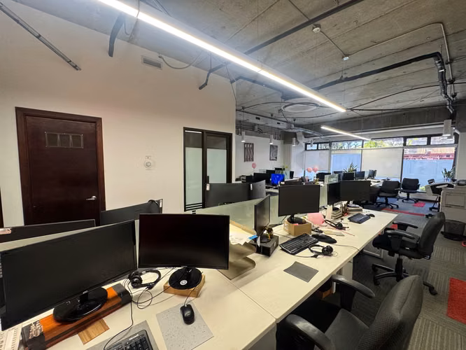 Oficina amueblada de 247 m² con aire acondicionado y 4 estacionamientos en Ofiplaza del Este - Imagen 6