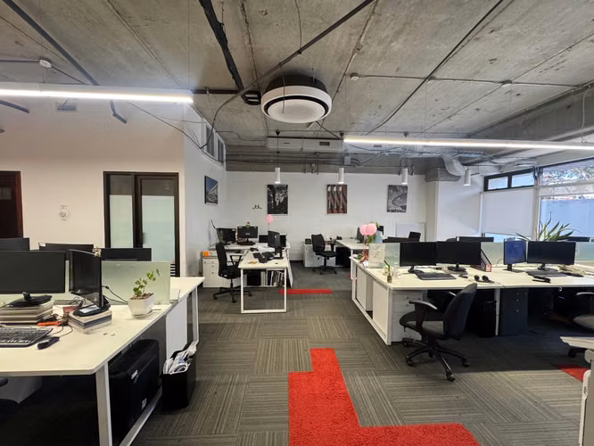 Oficina amueblada de 247 m² con aire acondicionado y 4 estacionamientos en Ofiplaza del Este - Imagen 9