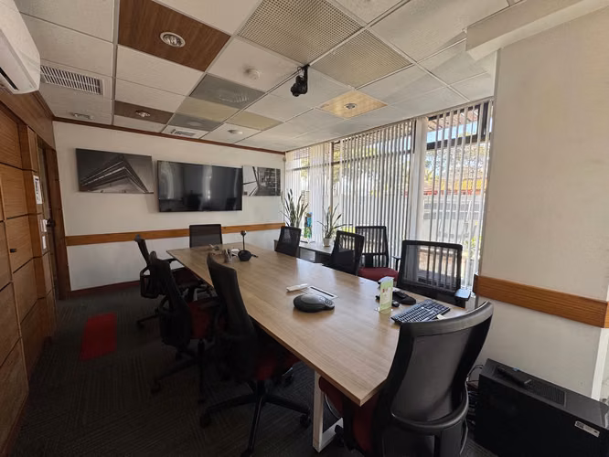 Oficina amueblada de 247 m² con aire acondicionado y 4 estacionamientos en Ofiplaza del Este - Imagen 10