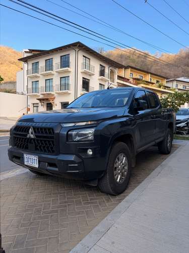  SE VENDE MITSUBISHI L – ¡IMPECABLE, COMO NUEVA! 