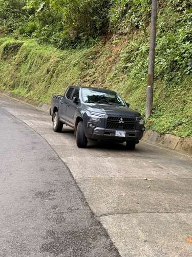  SE VENDE MITSUBISHI L – ¡IMPECABLE, COMO NUEVA! 