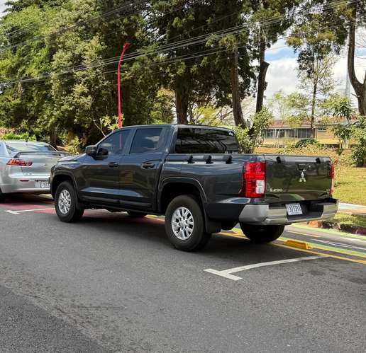  SE VENDE MITSUBISHI L – ¡IMPECABLE, COMO NUEVA! 