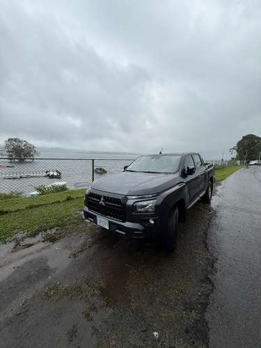  SE VENDE MITSUBISHI L – ¡IMPECABLE, COMO NUEVA! 