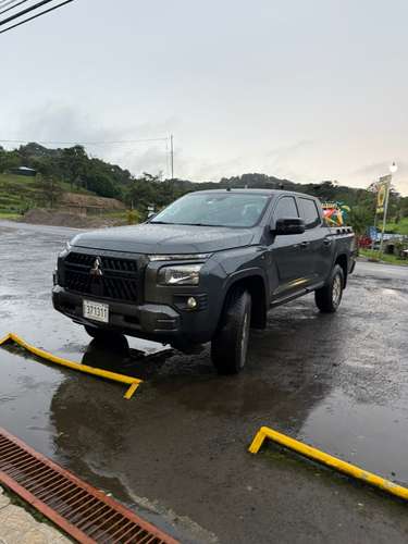  SE VENDE MITSUBISHI L – ¡IMPECABLE, COMO NUEVA! 