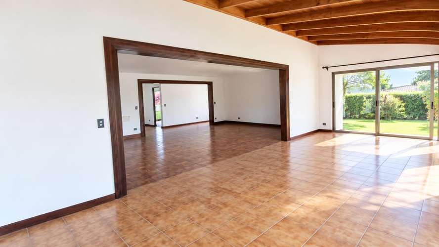 Se alquila casa de un piso con amplia zona verde y espacio para 4 carros  - Imagen 7