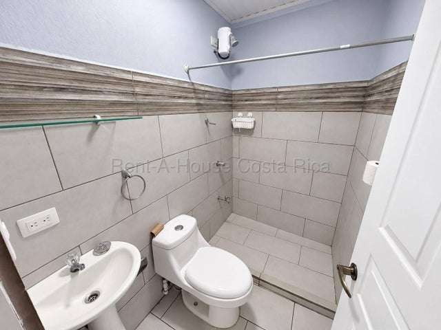 Venta de Casa en Montecillos de Alajuela. RAH 27-900 - Imagen 16