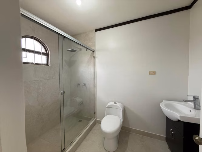 EN VENTA - AMPLIA CASA - RESIDENCIAL EL PASO DE LAS GARZAS - BELEN - Imagen 15