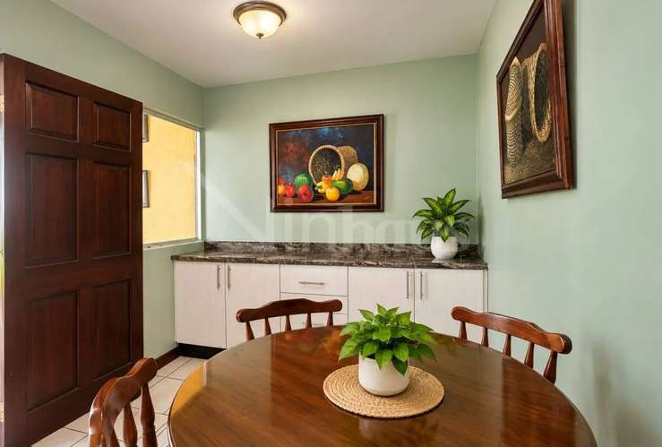 Venta de casa con jardín - La Unión