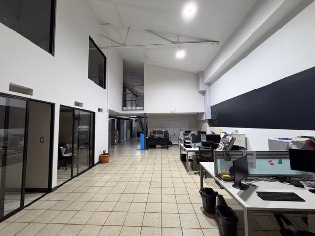 Ofibodega en alquiler de 300m² con seguridad 24/7 en Barrio México, San José